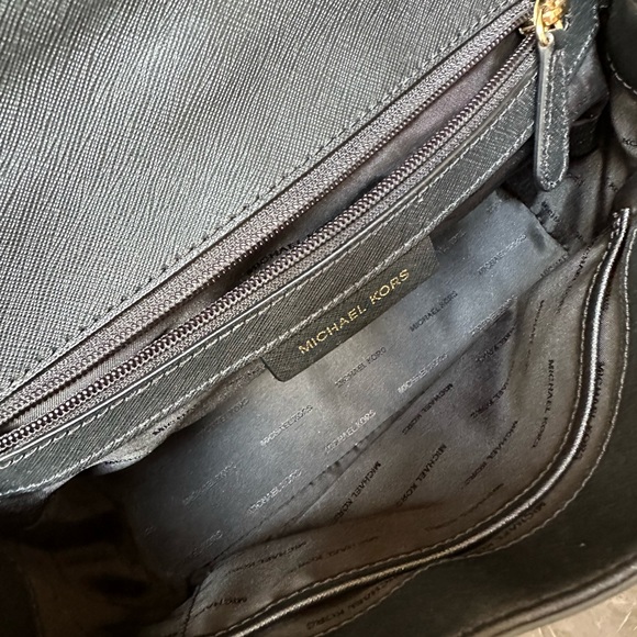 Authentic Michael Kors Ava Small Saffiano Leather Satchel - Picture 3 of 6